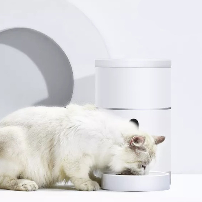 _4 L high capacity  wifi controlled pet feeder